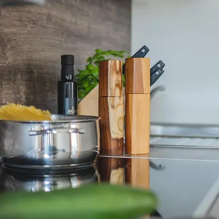 伊迪丝公寓酒店 *