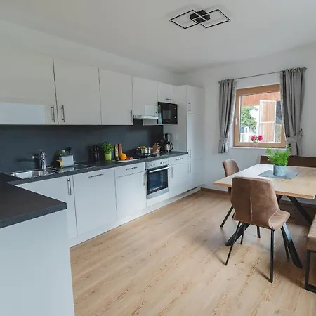 Edith Apartment
