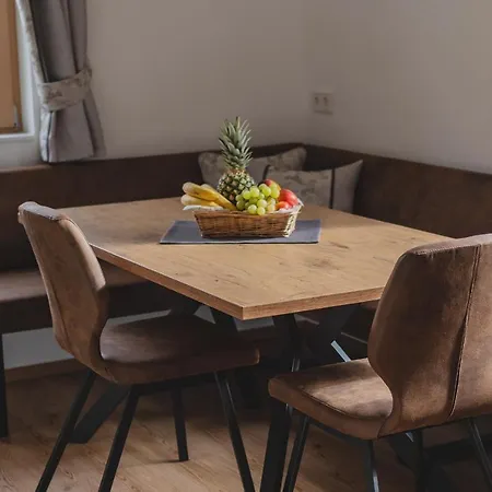 Edith Apartment