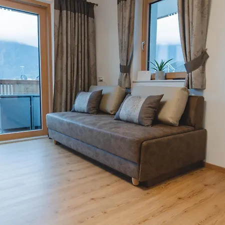 Edith Apartment