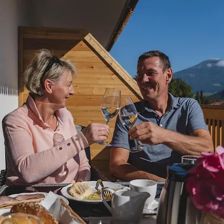 伊迪丝公寓酒店 *